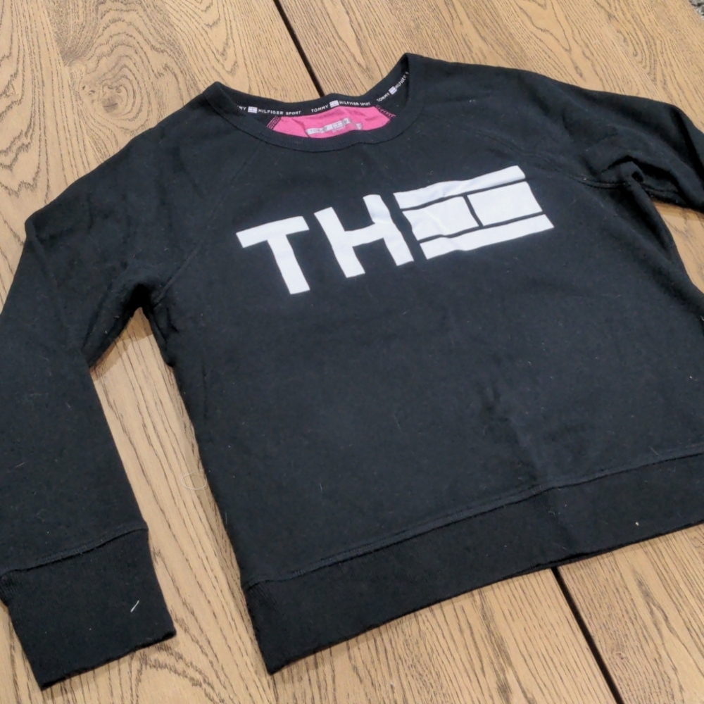 Tommy Hilfiger pullover sweatshirt. Worn once. Black XL